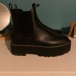 Chunky Chelsea Boots